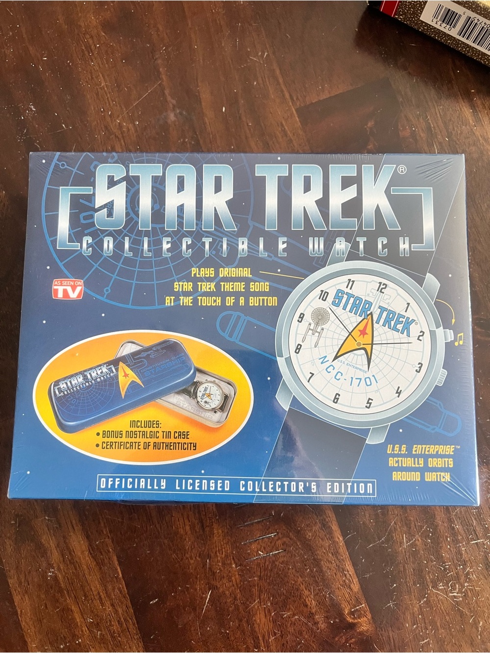Vintage 1998 Star Trek Collectible Watch- plays  Theme Song- New Factory Sealed